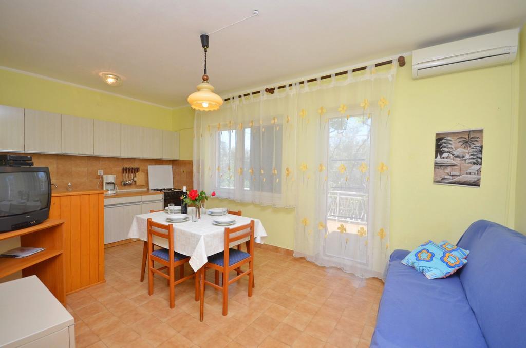 Apartments Secret Garden โวดีเซ ภายนอก รูปภาพ